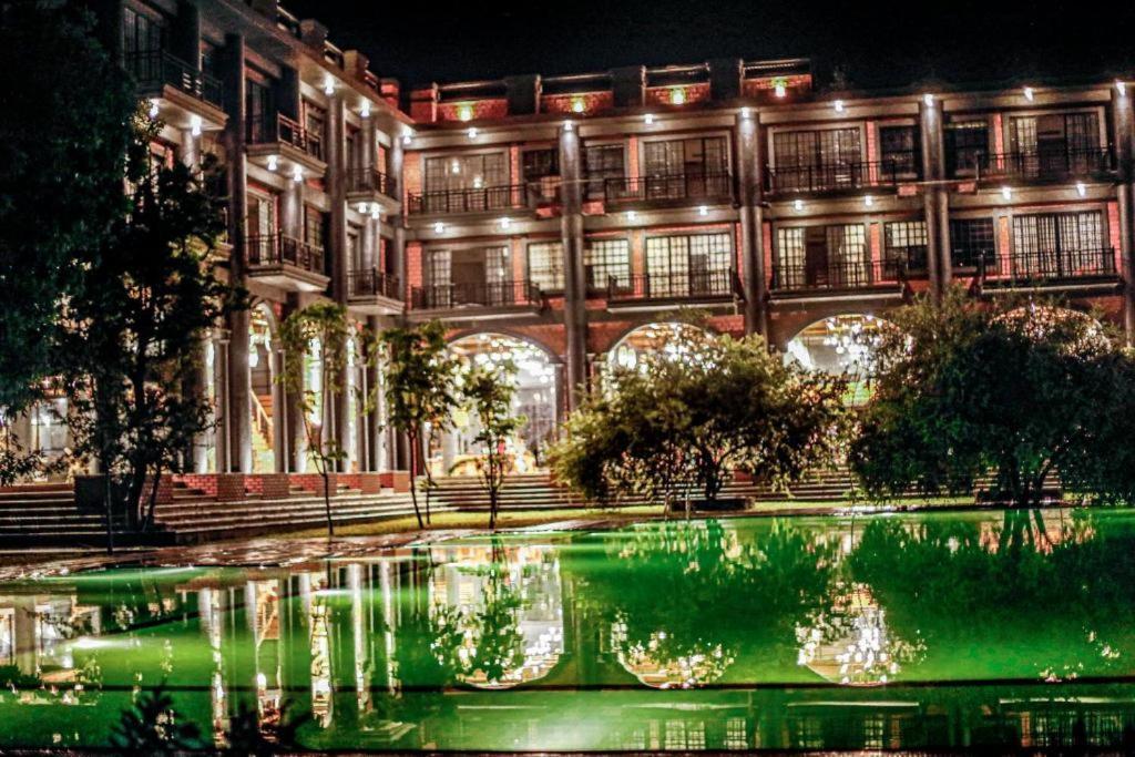 Covanro Sigiriya - Brand New Luxury Hotel Exterior photo
